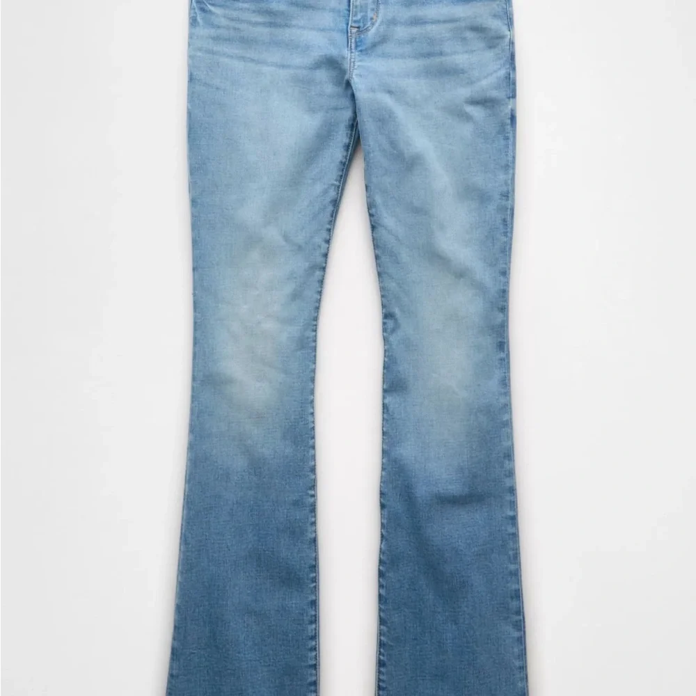 American Eagle Next Level Curvy High-Waisted Skinny Kick Jean - Picture 2 of 6